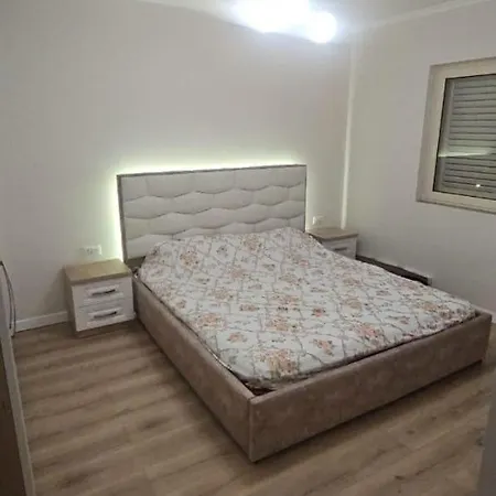 Apartment Apartment *
